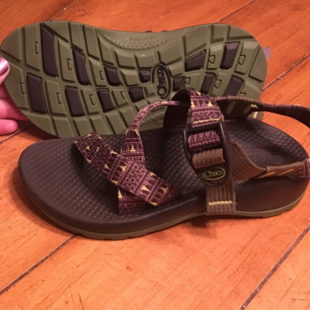 Size 1 kids Chacos- never worn